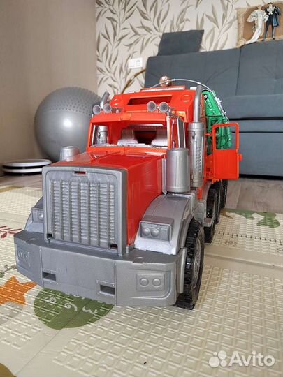 Машина лесовоз 