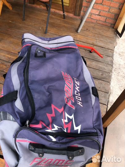 Хоккейная сумка на колесах