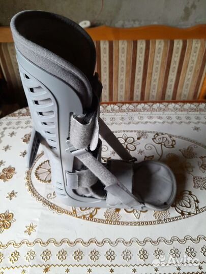 Лангетка на ногу