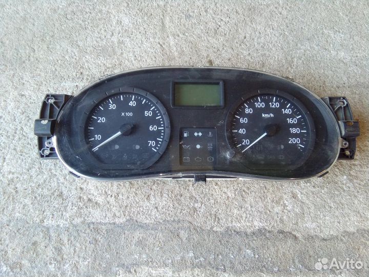 Панель приборов Renault Logan 1