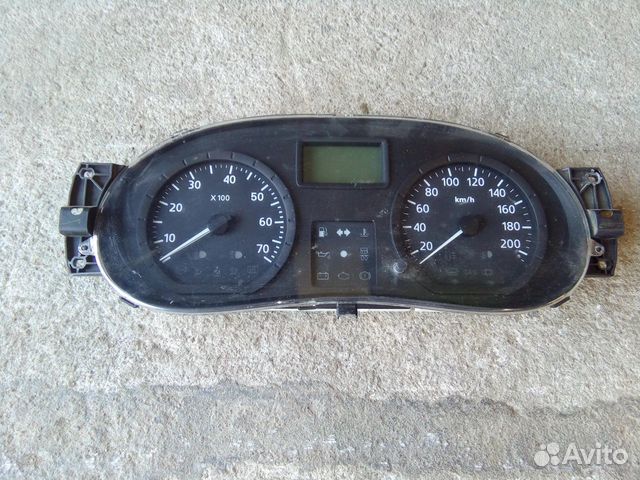 Панель приборов Renault Logan 1