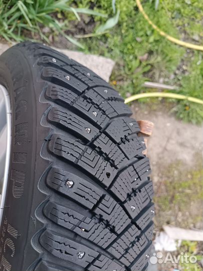 Goodyear Ultragrip Ice Arctic 185/60 R15