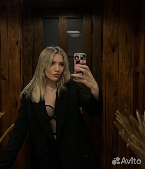 Администратор, хостес, официант, бармен