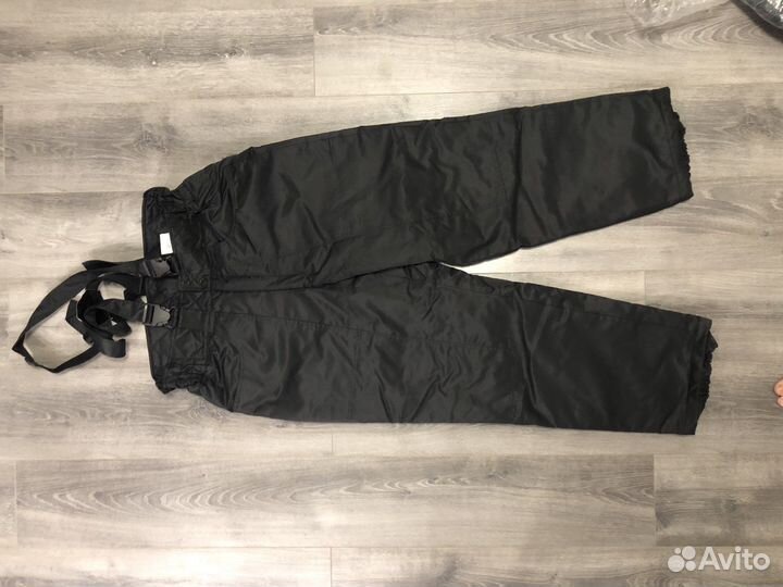 Черная форма охранника