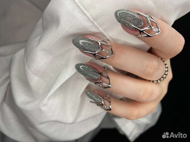 Маникюр и педикюр