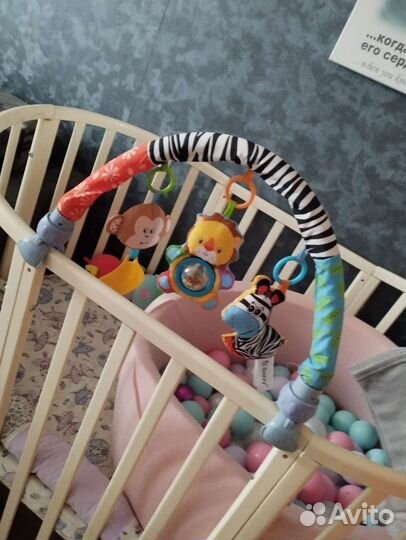 Игрушки для кроватки