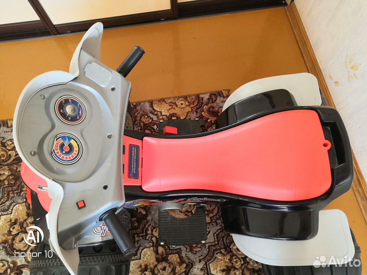 Детский электромобиль на аккумуляторе