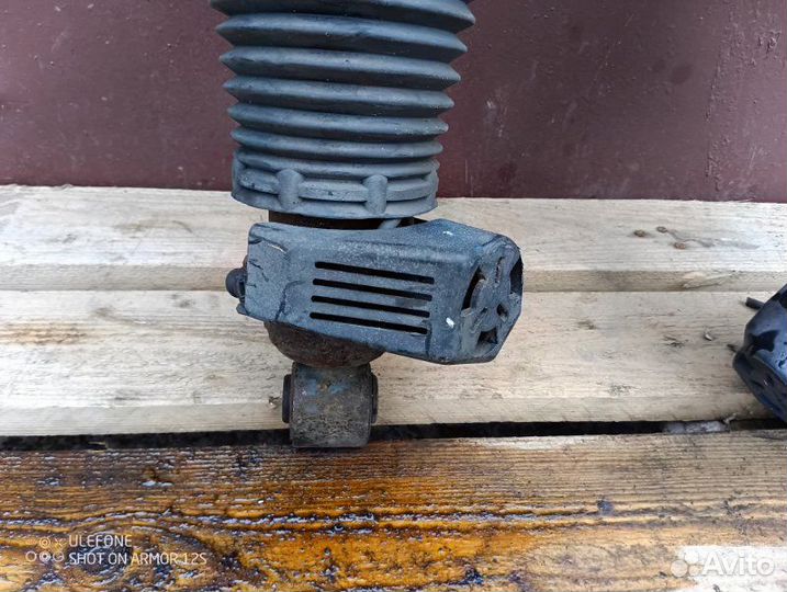 Пневмоамортизатор подвески задний Audi Q7 4L 3.0