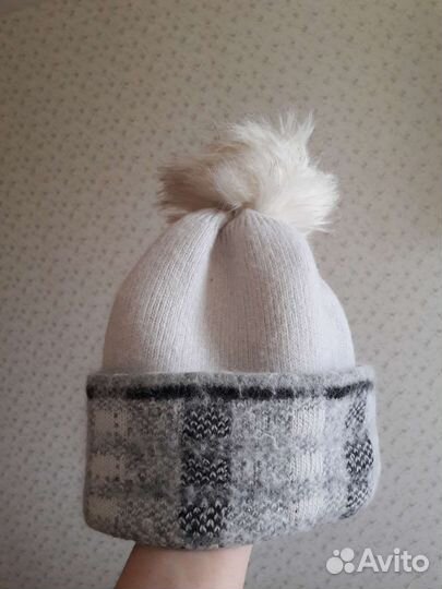 Шапки женские много разных и шарф-платок