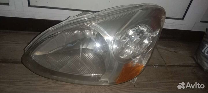 Фара тоета платц левая