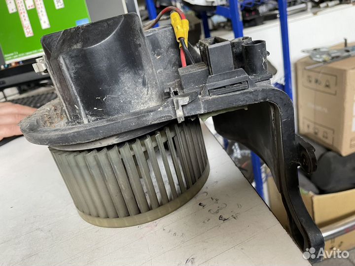 Моторчик отопителя Renault Symbol 1999-2008