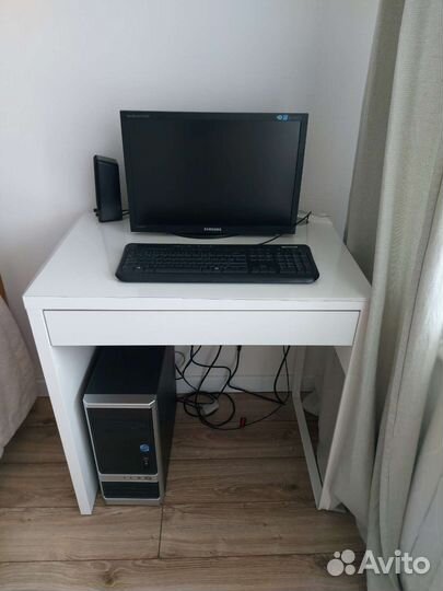 Компьютерный стол IKEA mikke