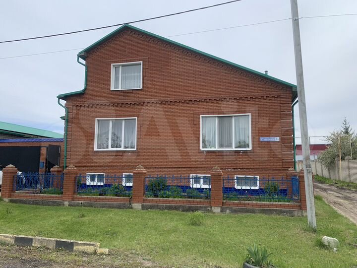 Коттедж 376,4 м² на участке 15 сот.