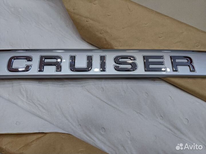 Молдинг крышки багажника land cruiser 100 серебро