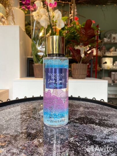 Спрей Victoria’s Secret Love Spell in Bloom