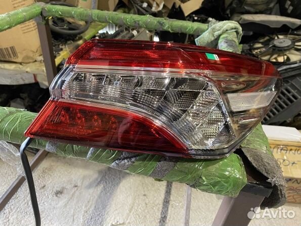 Toyota Camry 70 задний правый фонарь 2020