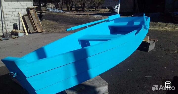 Лодка деревянная