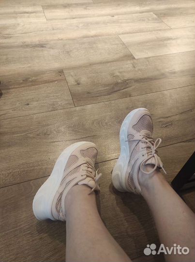 Кроссовки женские 36 размер
