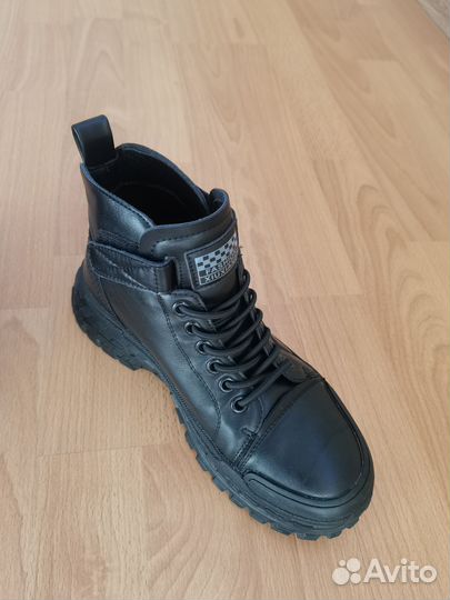 Ботинки женские 36 размер новые