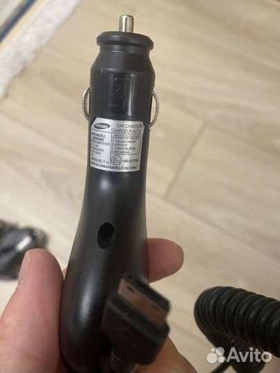 Автомобильная зарядка для телефона