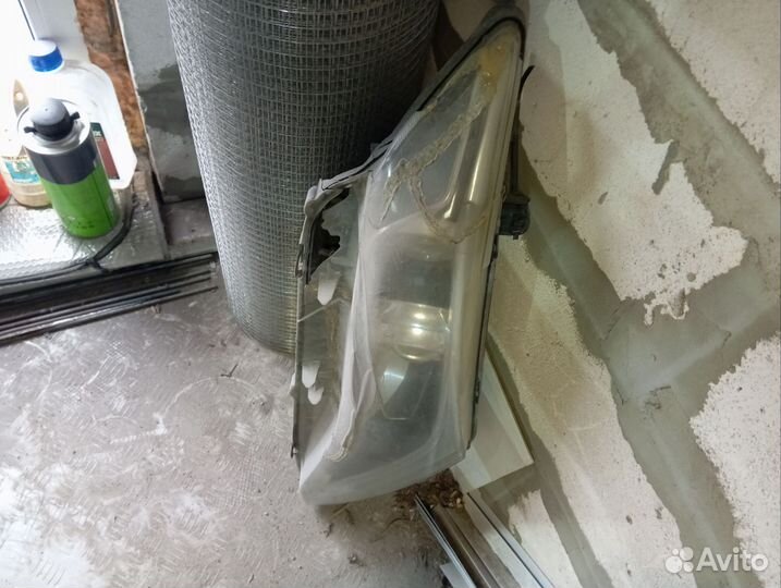 Toyota venza фара