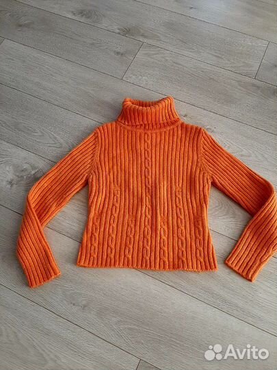 Кардиганы и свитеры