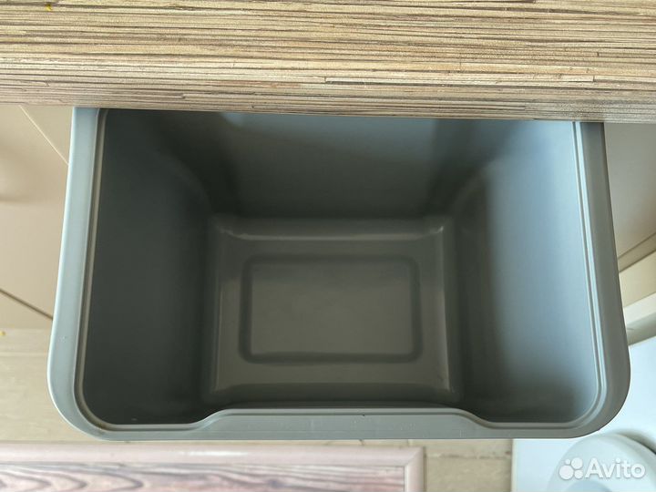 Подвесной контейнер для мусора