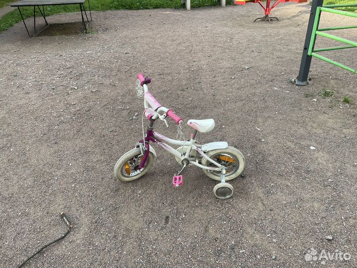 Велосипед четырехколесный детский для девочки