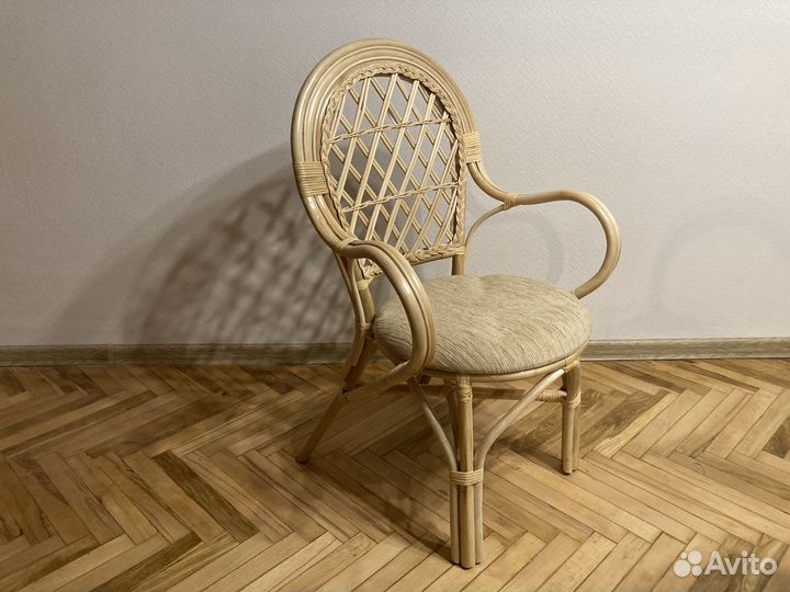 Стул из ротанга