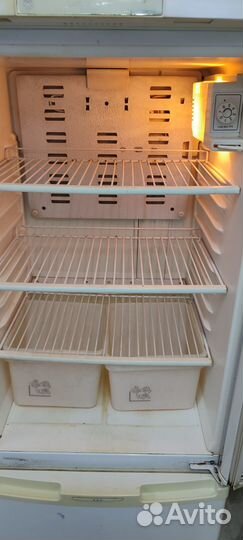 Холодильник бирюса