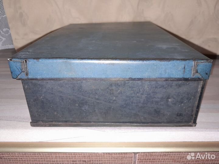 Металлическая коробка СССР
