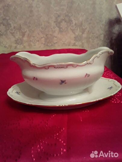 Соусник на подставке от сервиза.Венгрия