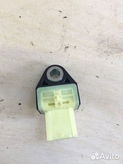 Датчик airbag Toyota Prius ZVW50 2ZR-FXE 2016