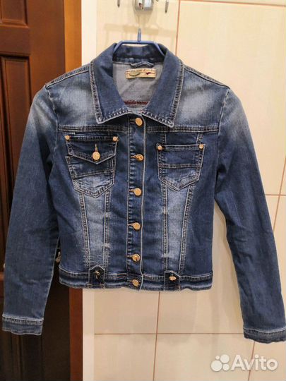 Джинсовая куртка