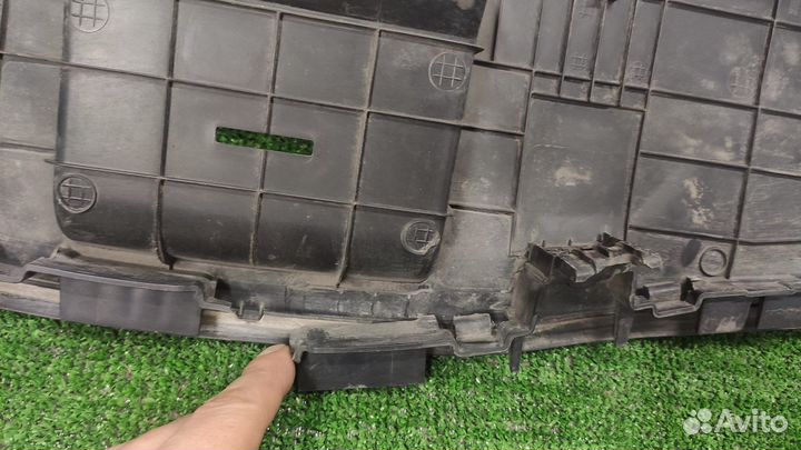 Кожух замка капота Kia Rio 4