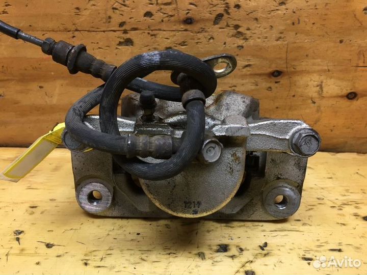 Суппорт передний левый Toyota Nadia ACN10H 1azfse