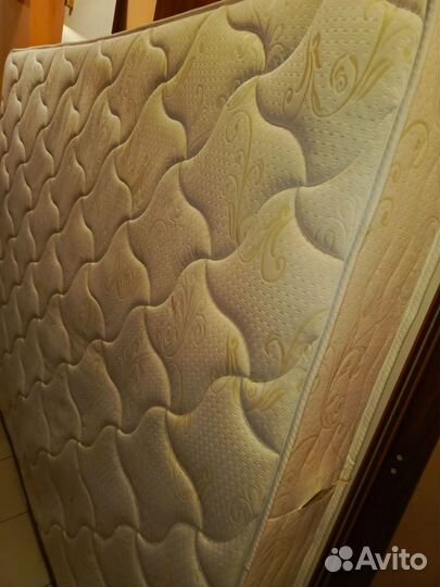 Кровать двуспальная