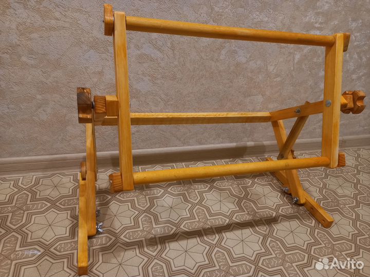 Станок для вышивания диванный