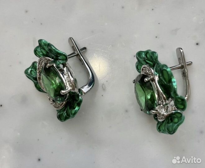 Серебряные серьги и подвеска
