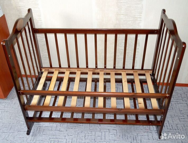 Кроватка детская, кокосовый матрац, наматрасник