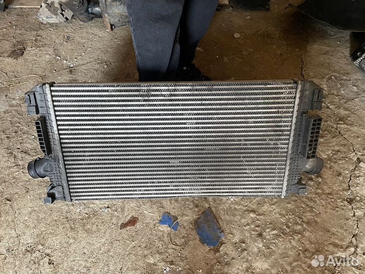 Радиатор интеркулер на Opel Astra J