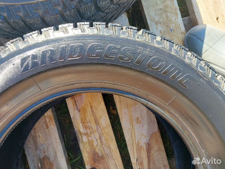 Bridgestone Blizzak Spike-01 205/65 R16 95T