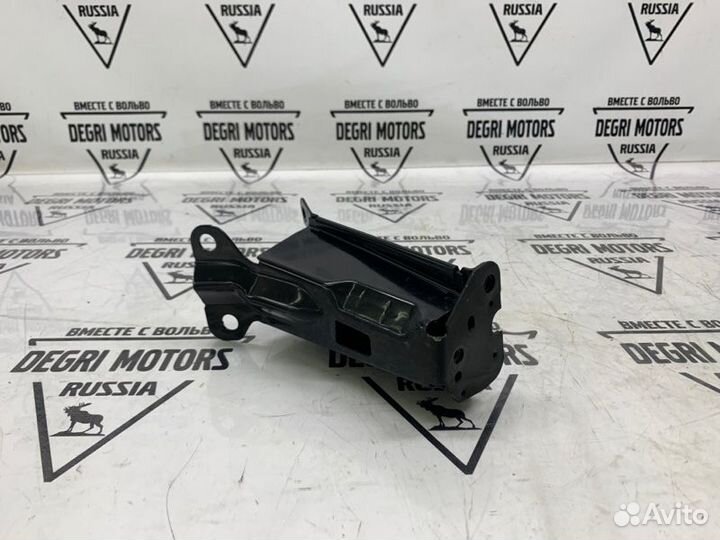 Кронштейн радиатора левый Volvo S80 V70 31274499