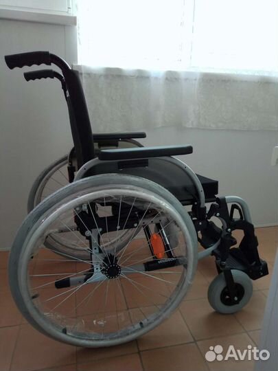 Инвалидное кресло-коляска новое