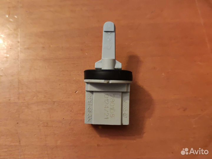 Датчик температуры 1K0907543A