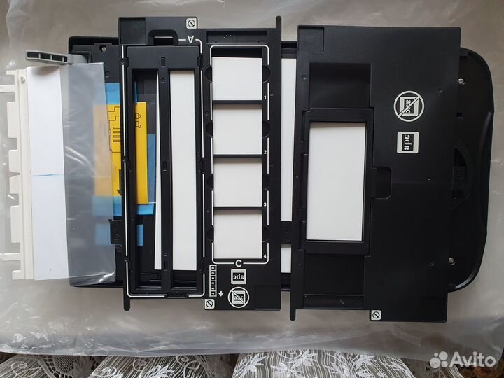 Сканер Epson perfection V500 Office крышка