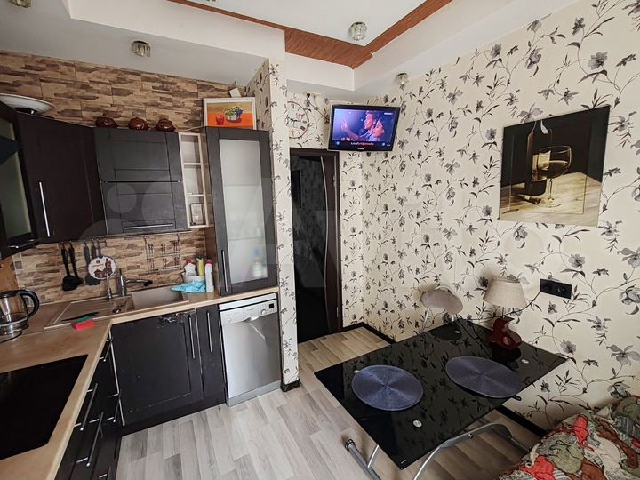 2-к. квартира, 65 м², 14/19 эт.