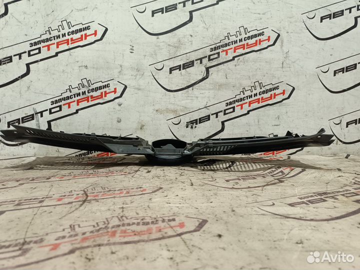 Решетка радиатора volkswagen golf 1K1 MK5 hatchback QA5114Z