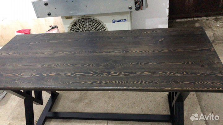 Стол в стиле лофт