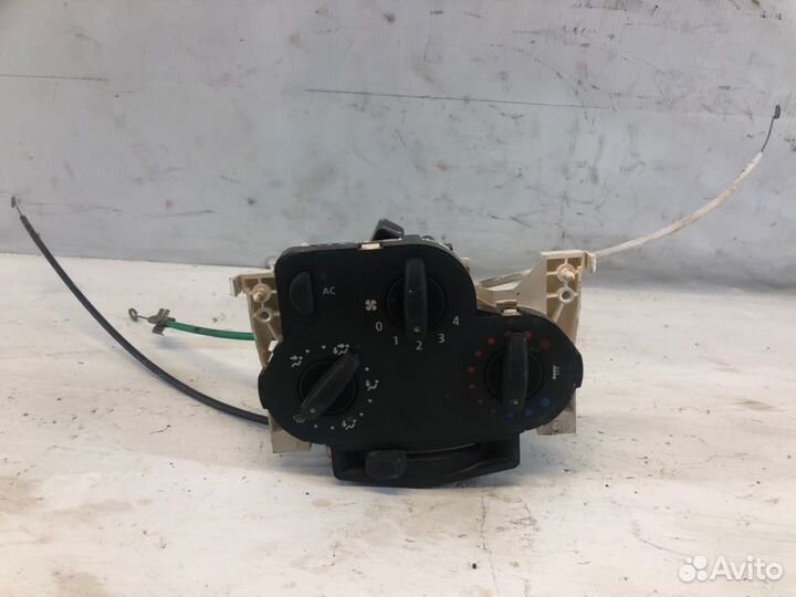 Панель управления климат-контролем Renault Logan 1